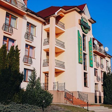 Chervona Gora Mukacheve Ngoại thất bức ảnh