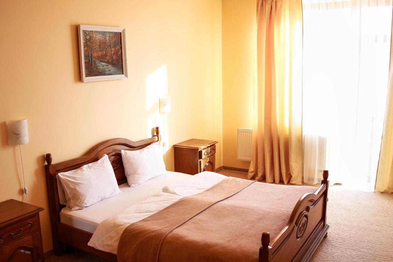 Chervona Gora Mukacheve Ngoại thất bức ảnh