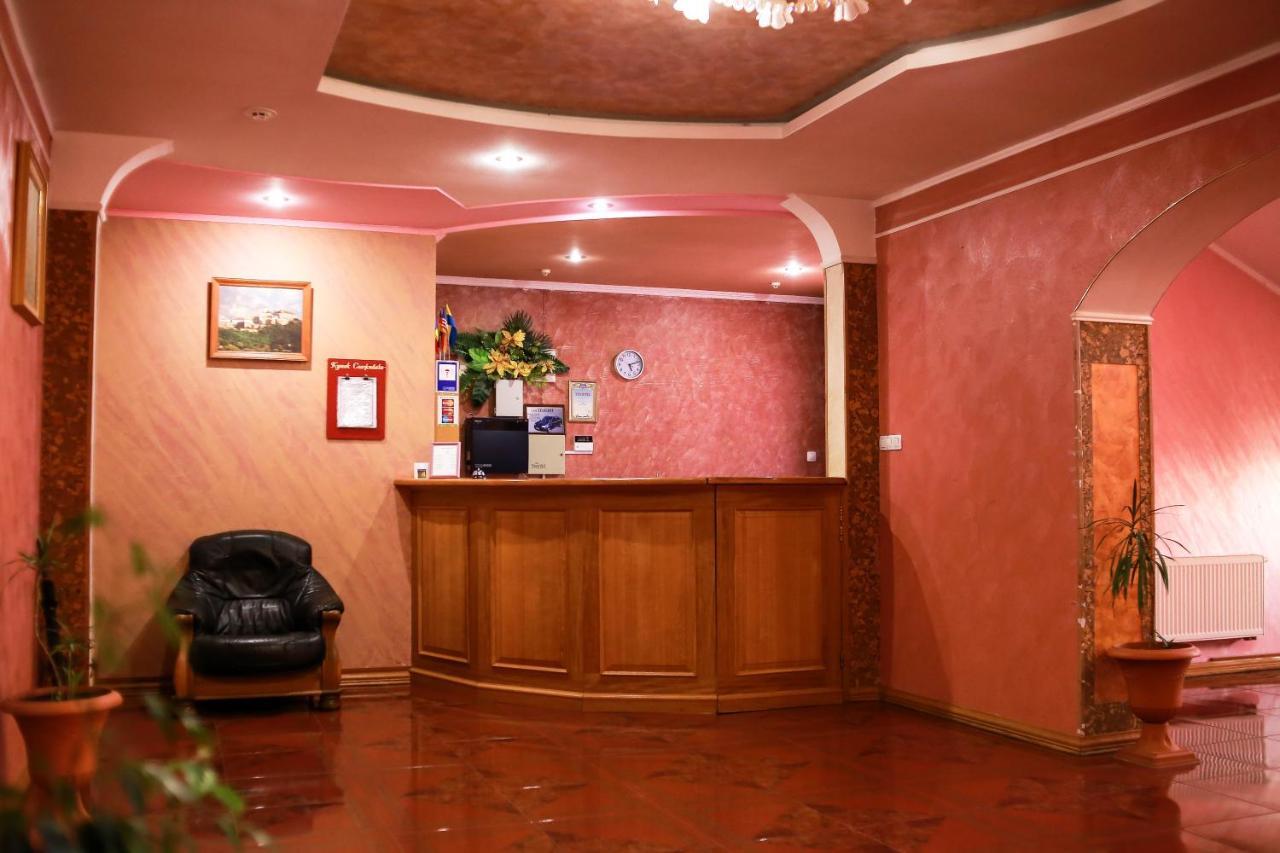Chervona Gora Mukacheve Ngoại thất bức ảnh